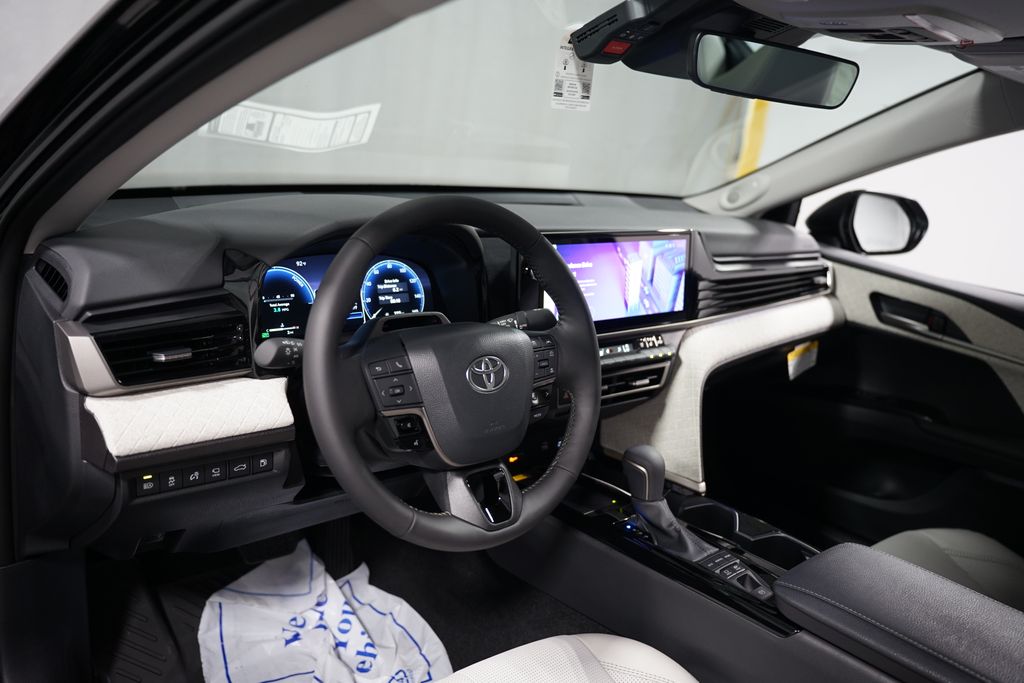 Thumbnail: 2025 Toyota Camry - 11