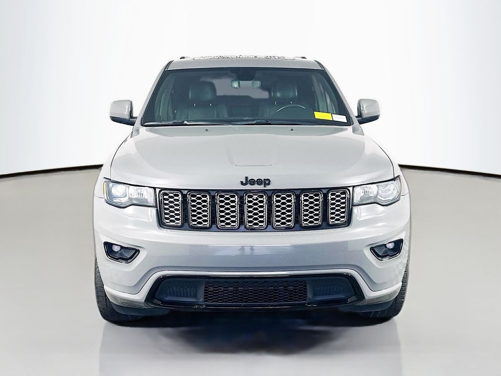 Used 2019 Gray Jeep Altitude image 2