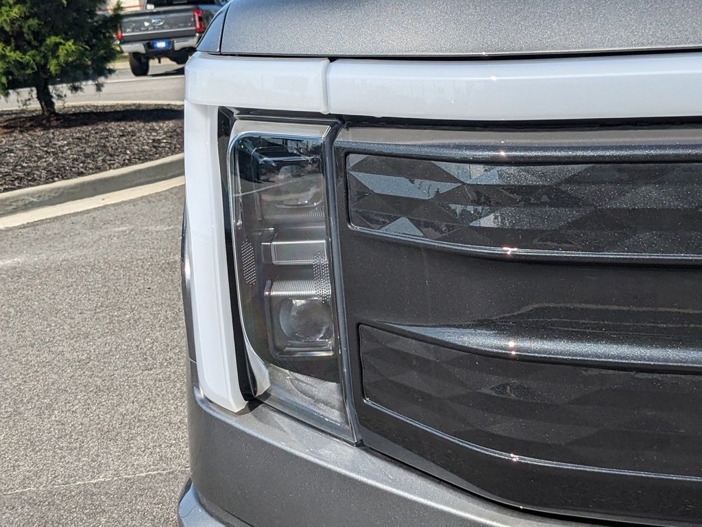 2025 Ford F-150 Lightning Platinum