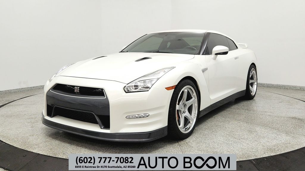  2016 Nissan GT-R Premium   