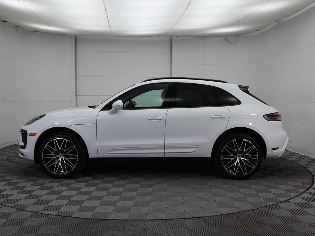 2025 Porsche Macan  8