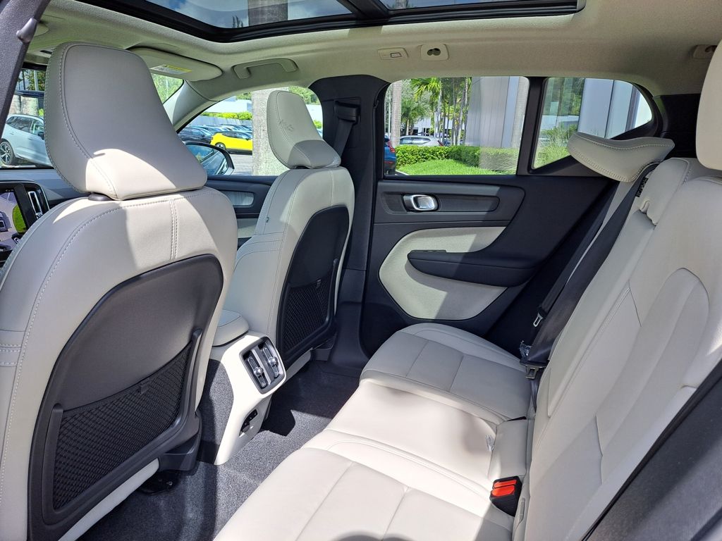 New Forest Lake 2026 Volvo XC40 Plus for Sale in Miami, FL