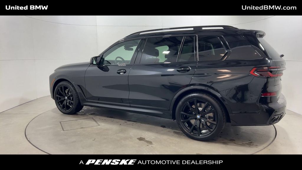 2025 BMW X7 M60i 6