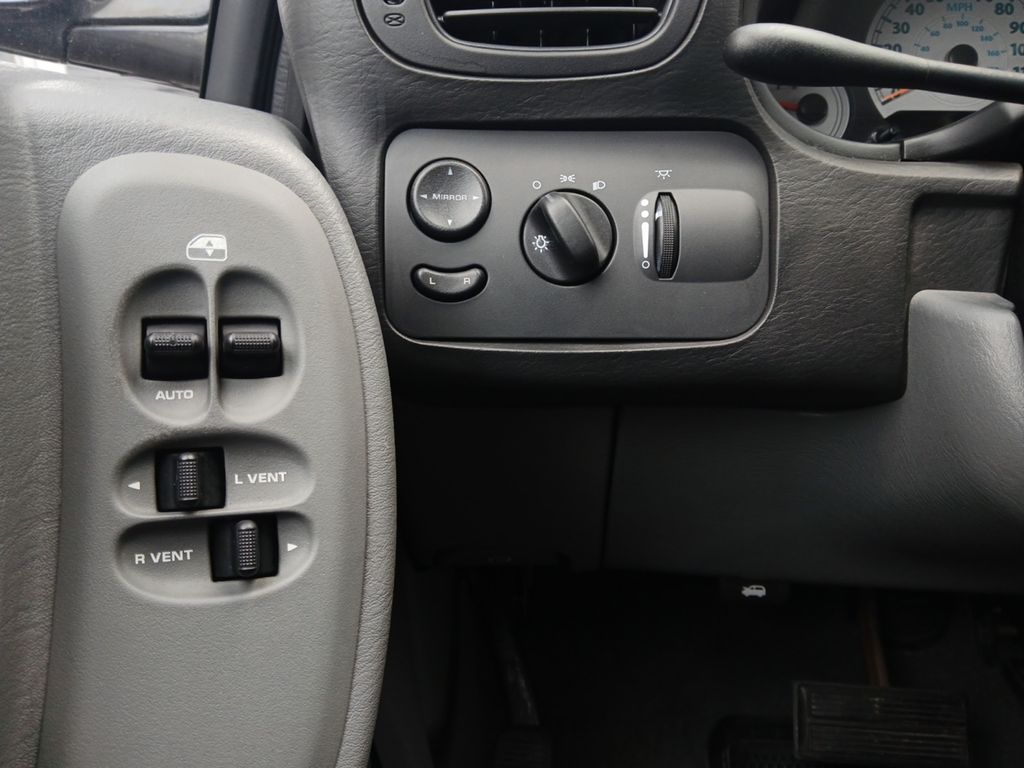 Used Car 2005 Chrysler Town & Country  Touring For Sale Under $10,000 In Austin, Texas