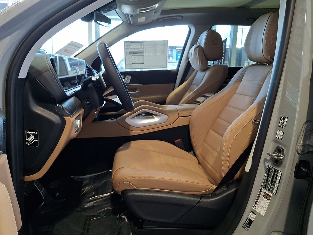 Thumbnail: 2026 Mercedes-Benz GLS - 8