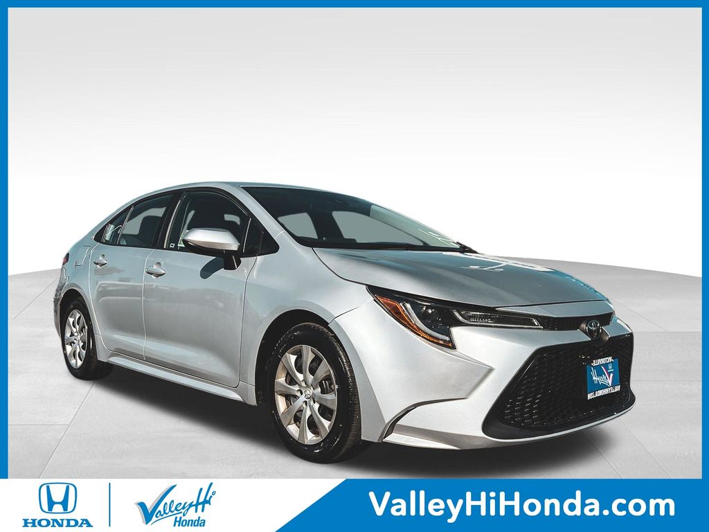 Classic Silver Metallic 2020 Toyota Corolla LE FWD Sedan Front-Wheel Drive Continuously Variable Transmission