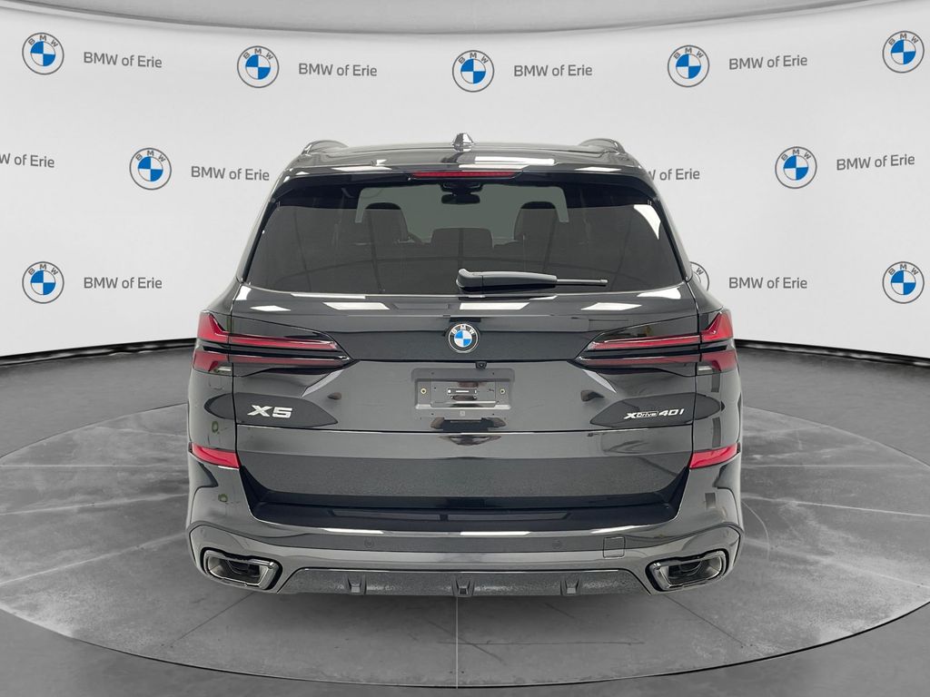 New 2026 Black Sapphire Metallic BMW xDrive40i image 2