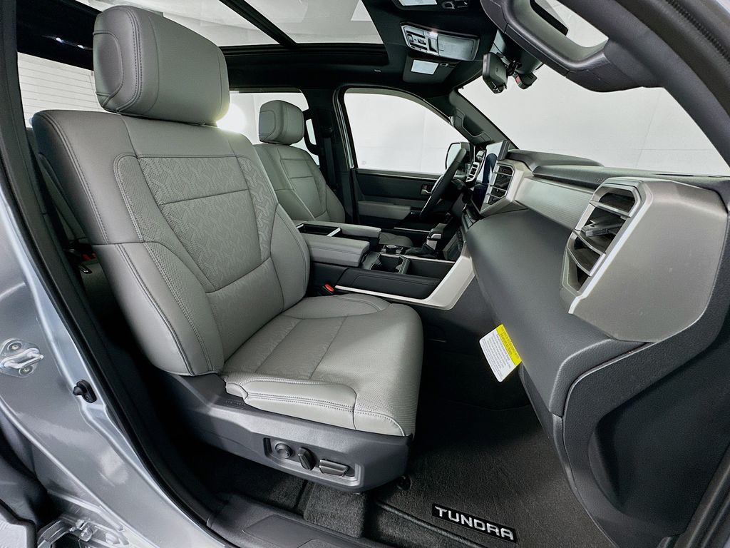 2025 Toyota Tundra Limited 28
