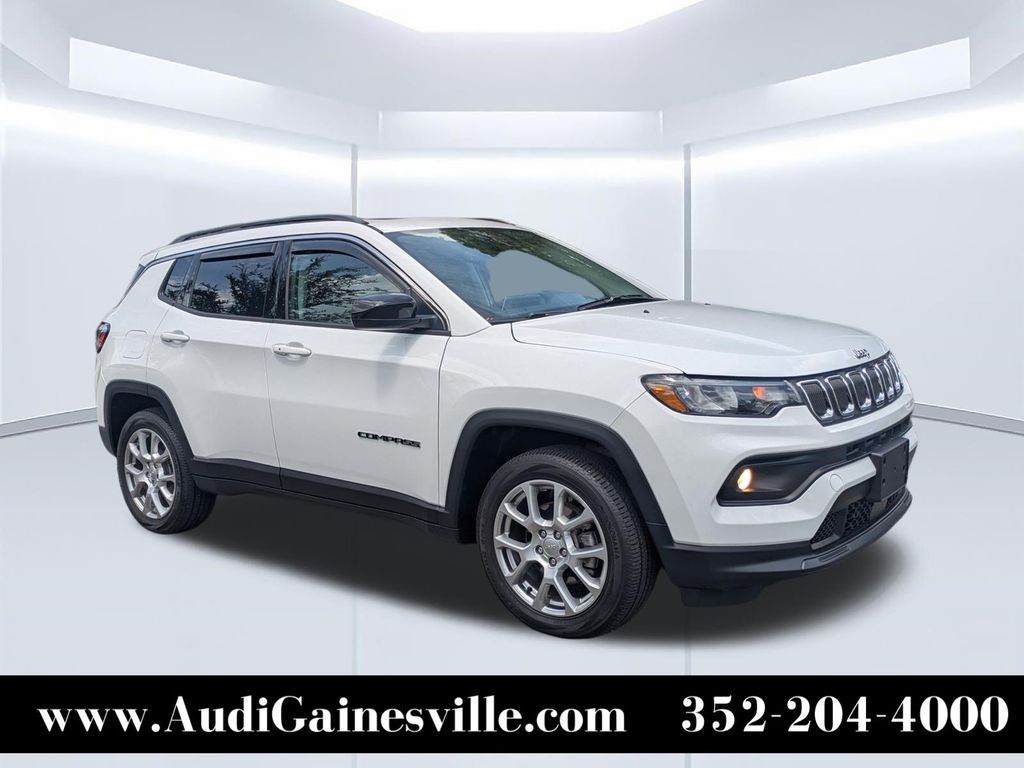 2022 Jeep Compass Latitude Lux 4WD