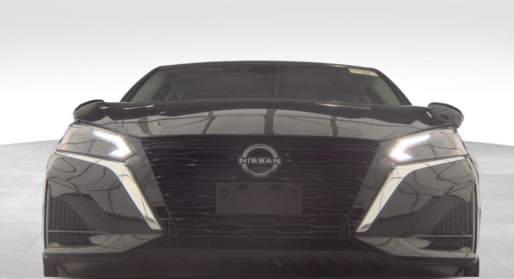 Used 2023 Black Nissan 2.5 S image 3