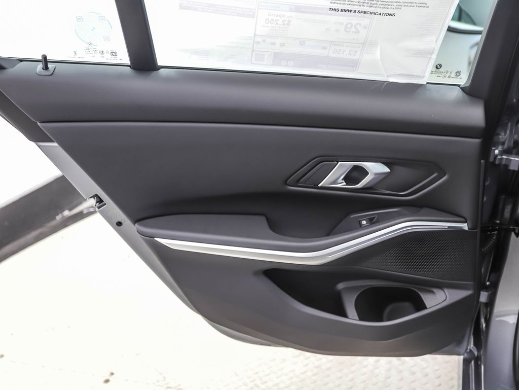 Thumbnail: 2026 BMW 3 Series - 21