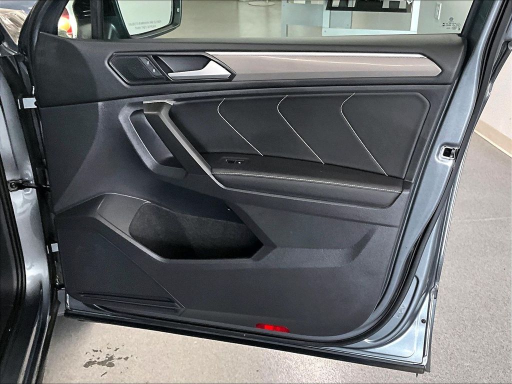 2024 Volkswagen Tiguan — photo 12