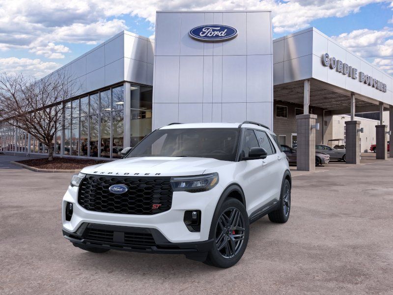New 2026 Star White Metallic Tri-Coat Ford ST image 2