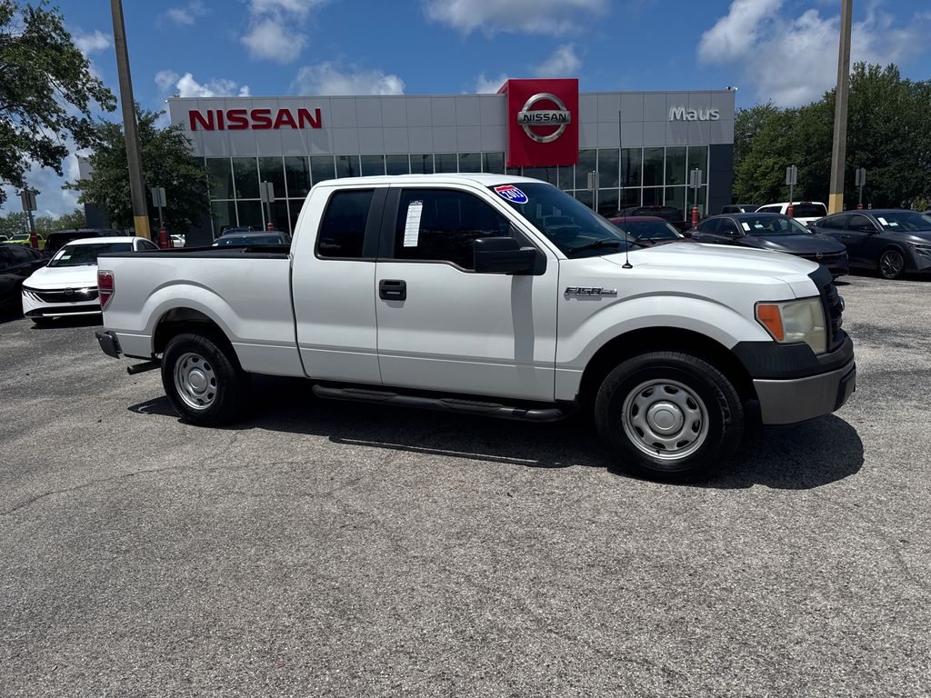Oxford White 2013 Ford F-150 Pickup Truck 4X2 6-Speed Automatic