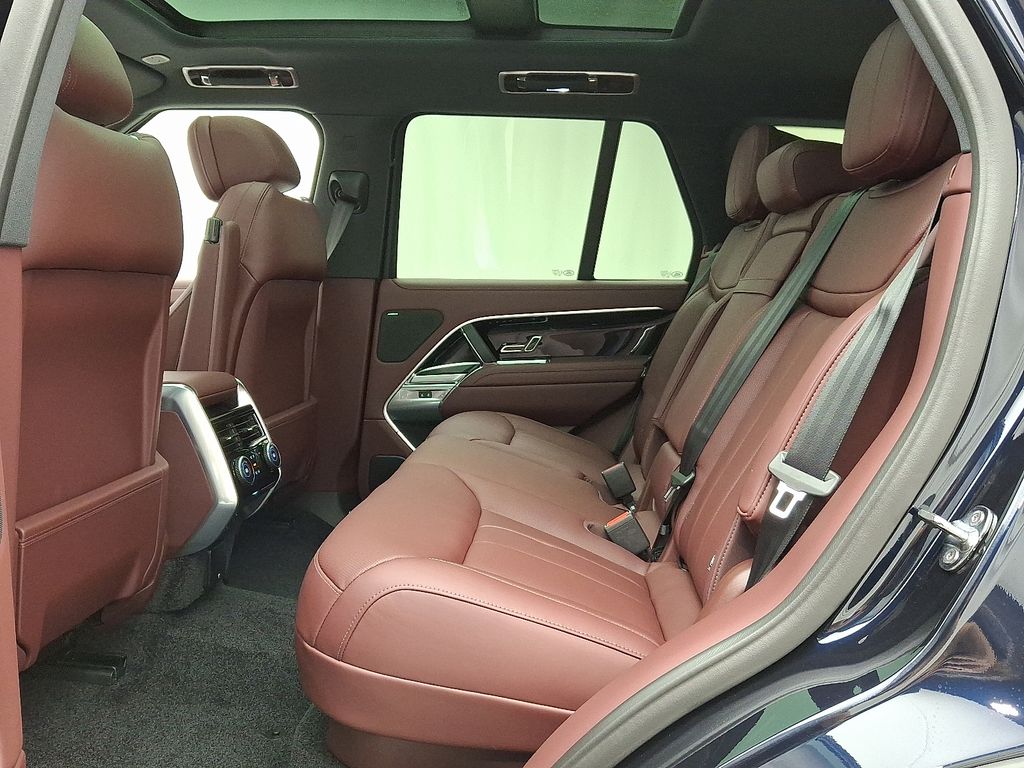 2025 Land Rover Range Rover SE 6