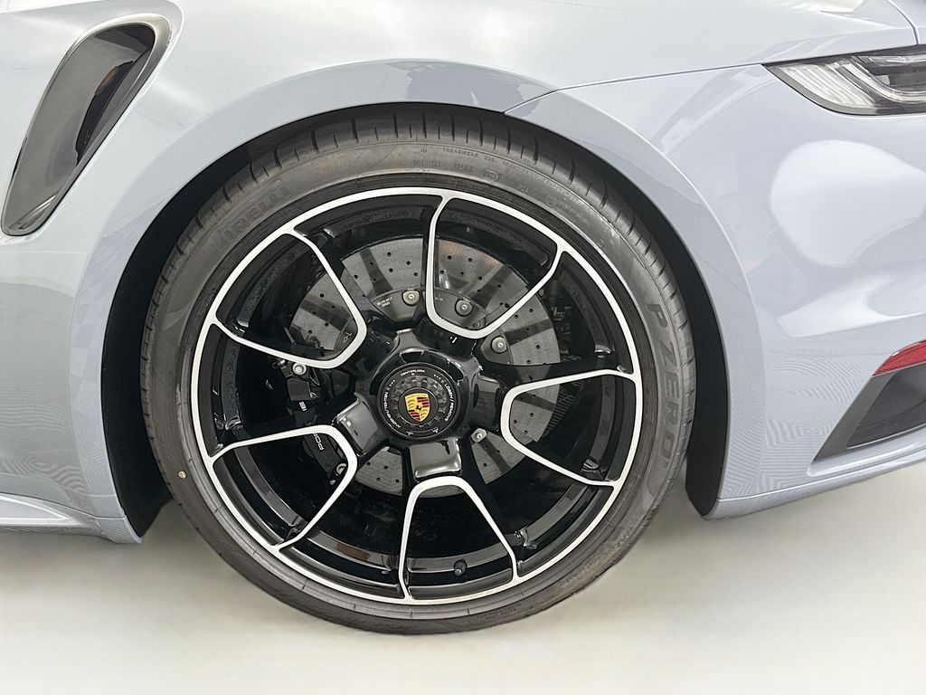 Thumbnail: 2025 Porsche 911 - 30