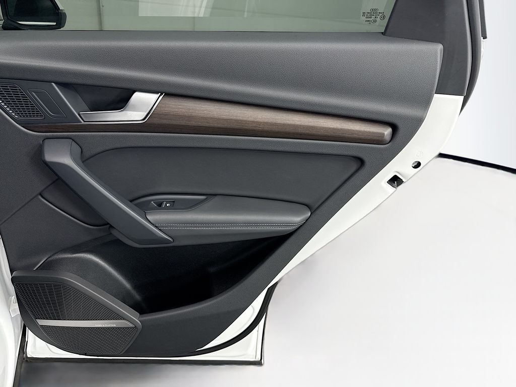 Thumbnail: 2023 Audi Q5 - 26