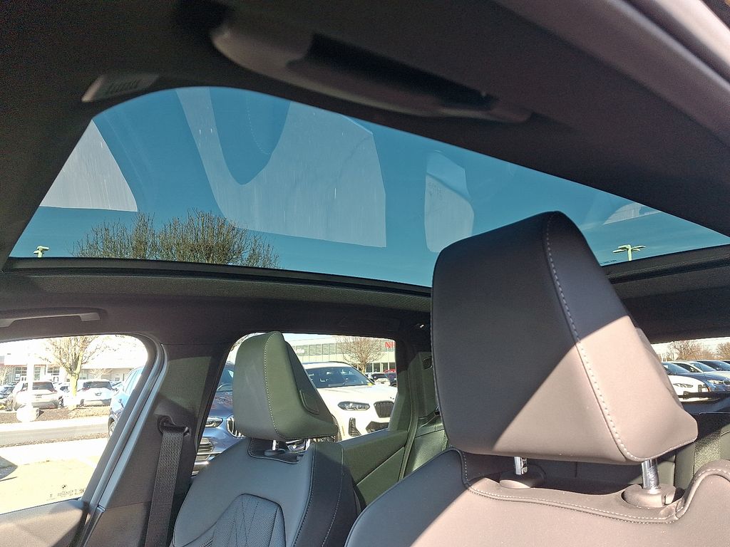 Thumbnail: 2025 BMW X3 - 15