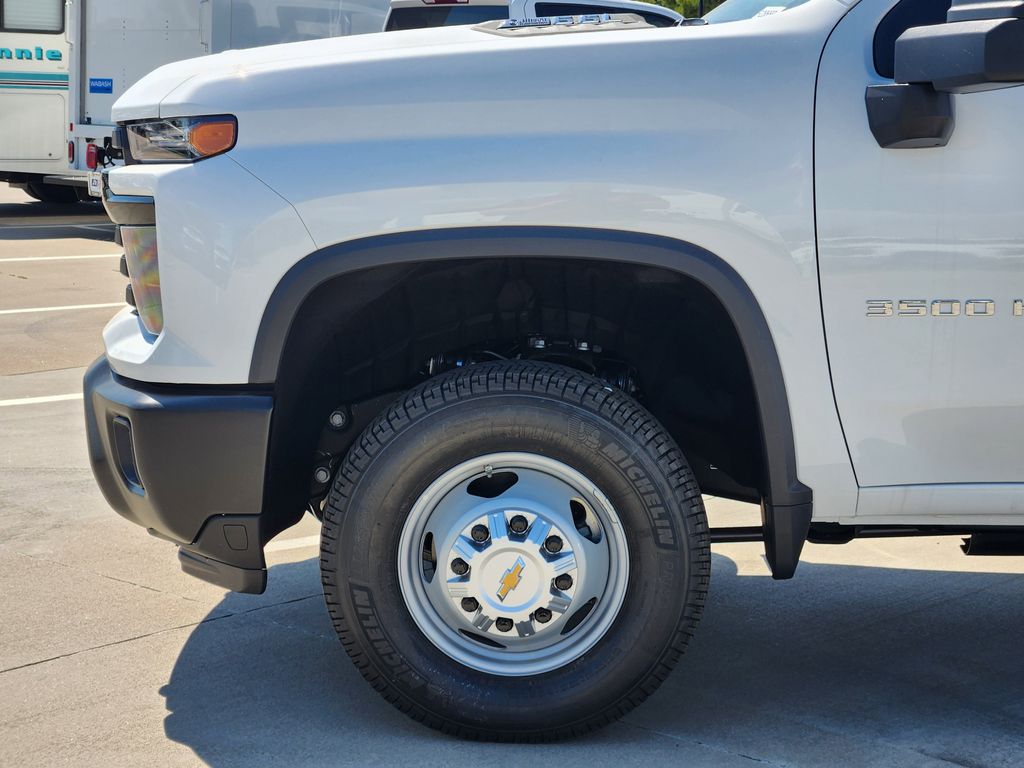 2025 Chevrolet Silverado 3500HD Work Truck photo 5