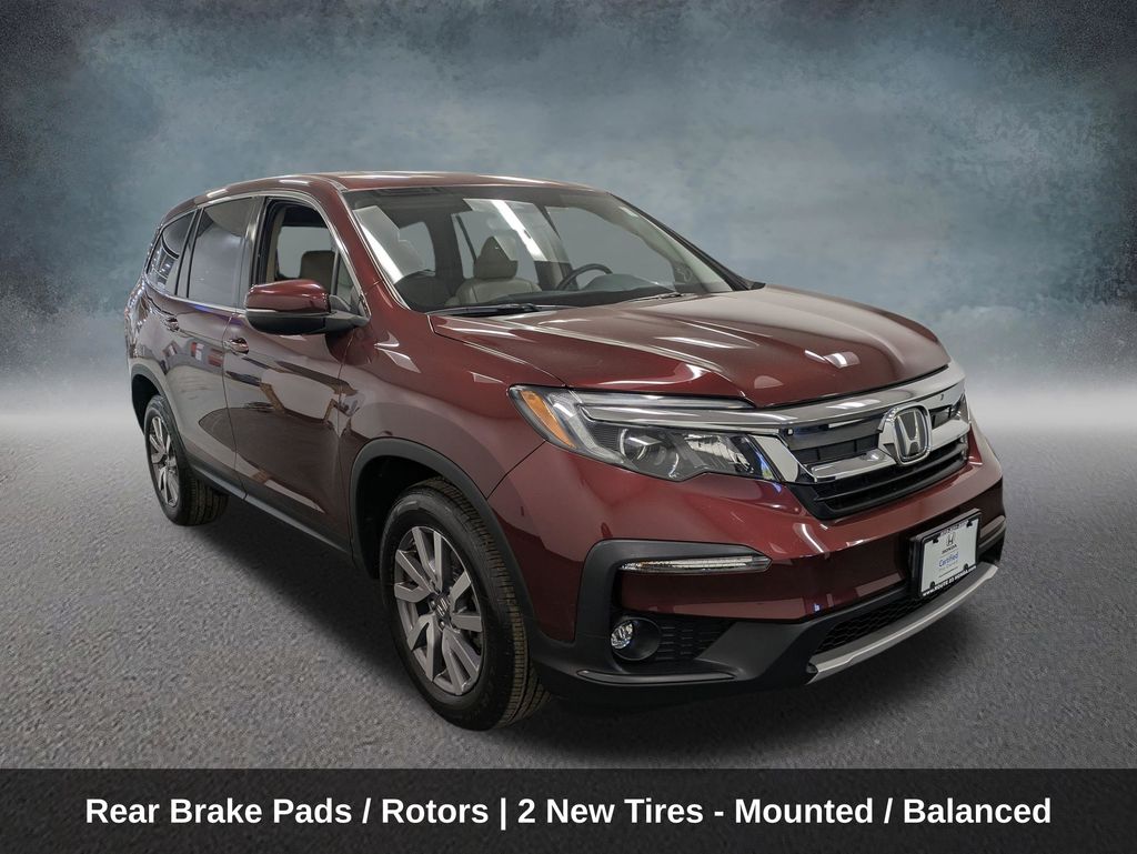 View vehicle photo 3