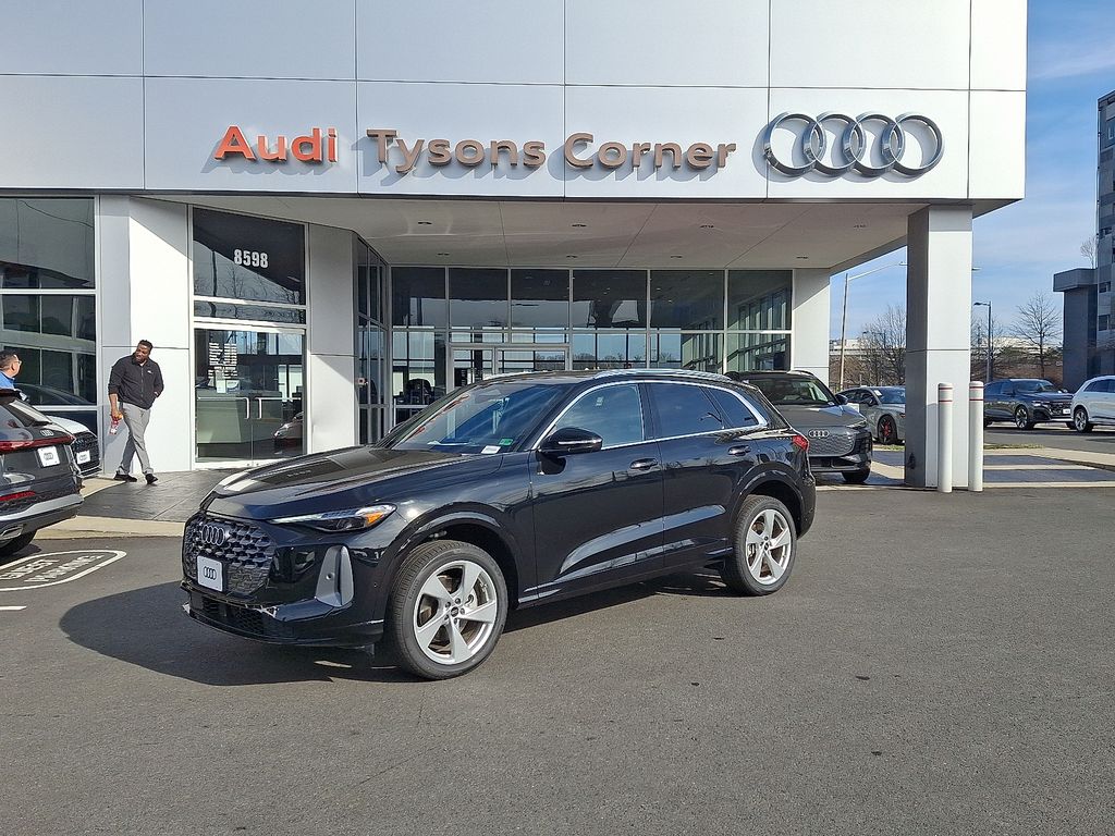 Thumbnail: 2025 Audi Q5 - 1