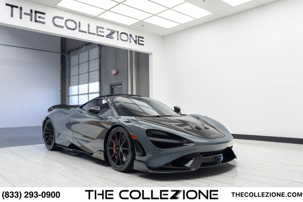 Chicane Effect 2021 McLaren 765LT Coupe Rear-Wheel Drive 7-Speed Automatic