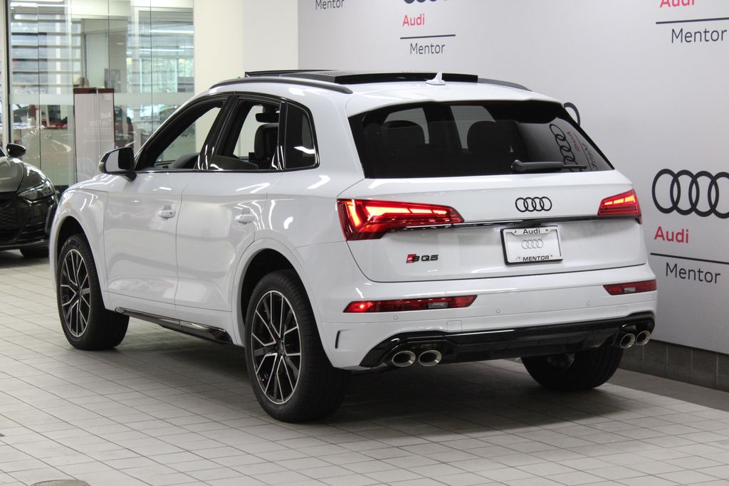 2025 Audi SQ5  4