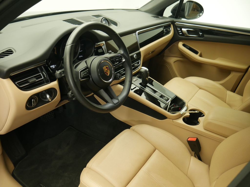 Thumbnail: 2023 Porsche Macan - 5
