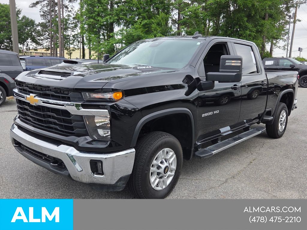 Used 2025 Black Chevrolet LT image 3