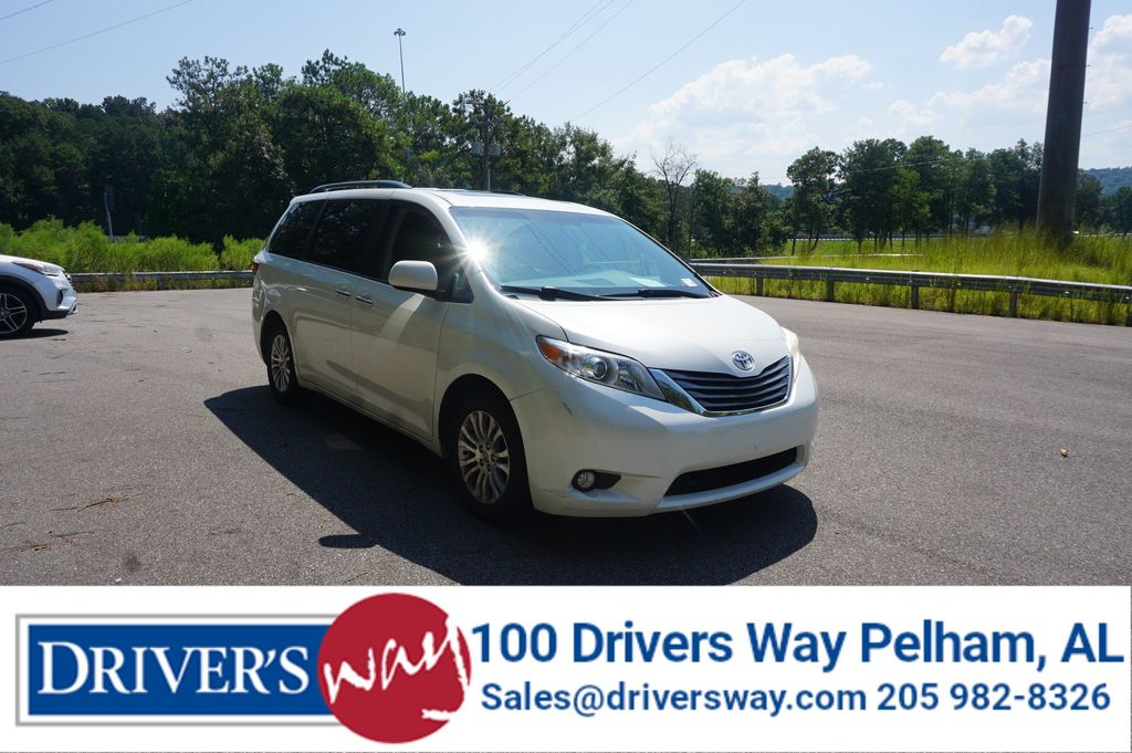 White (Blizzard Pearl) 2015 Toyota Sienna Minivan Front-Wheel Drive Automatic