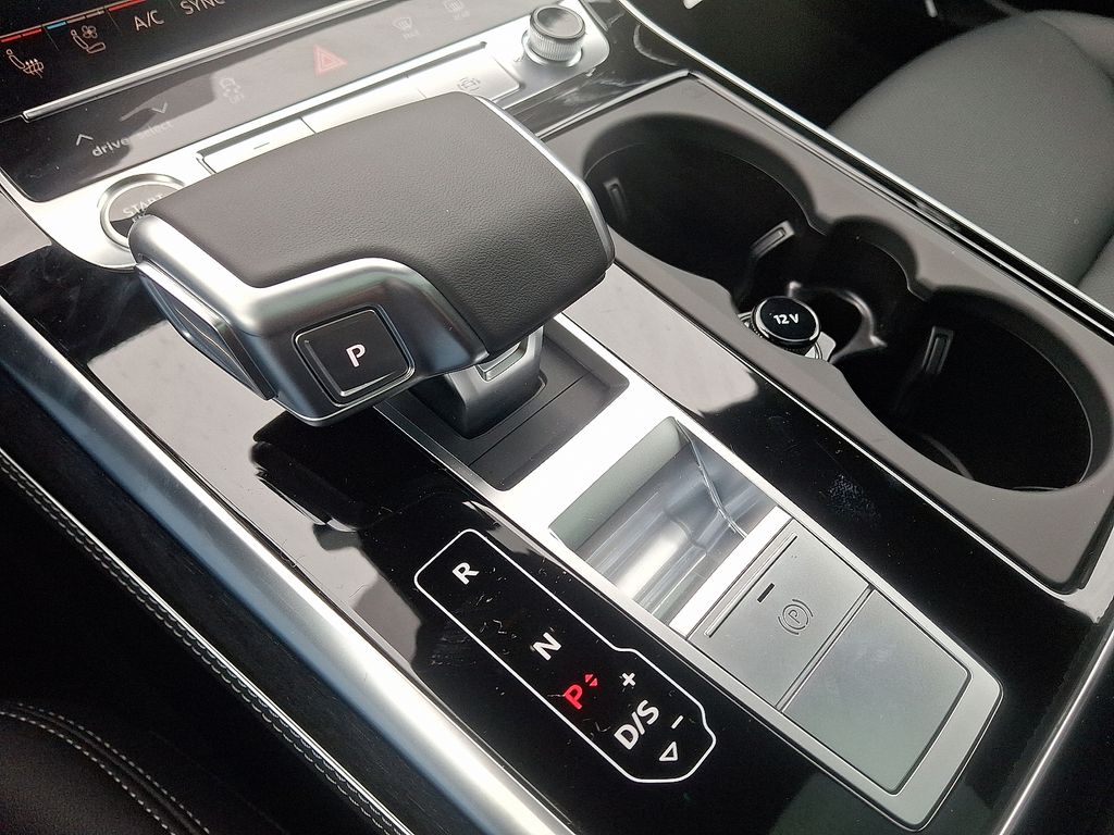 Thumbnail: 2026 Audi Q8 - 12