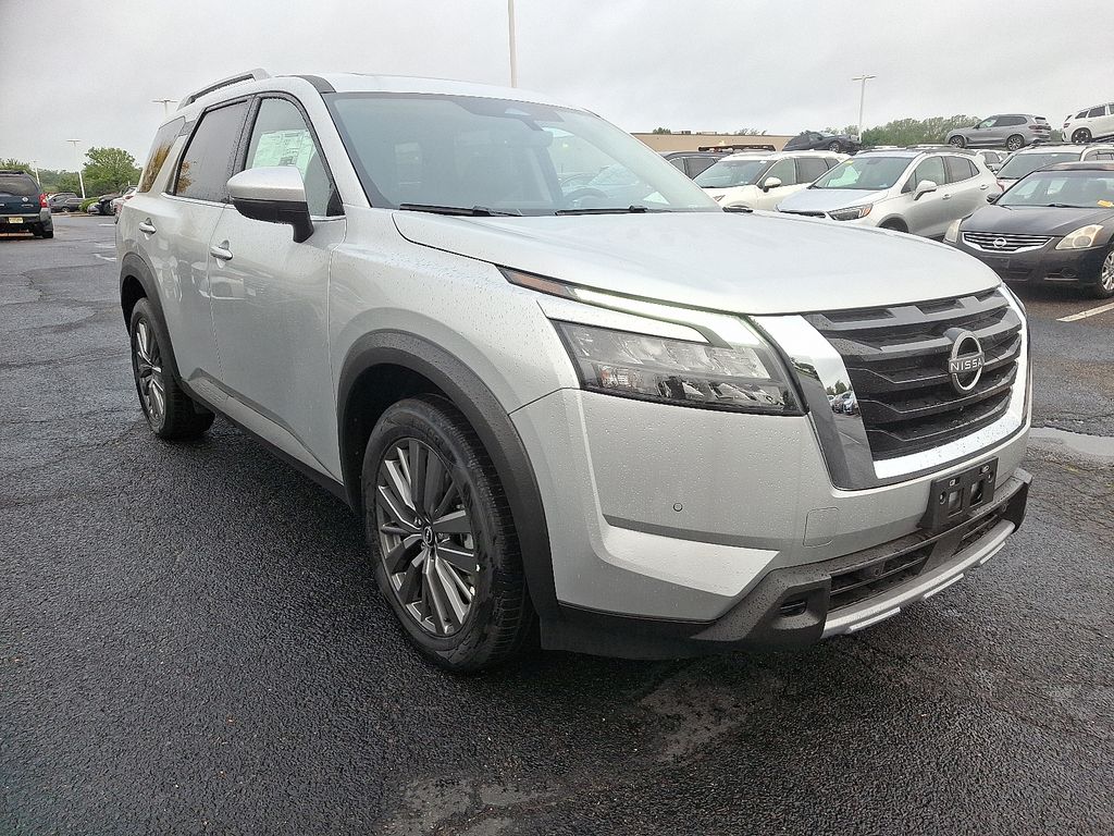 Thumbnail: 2025 Nissan Pathfinder - 3