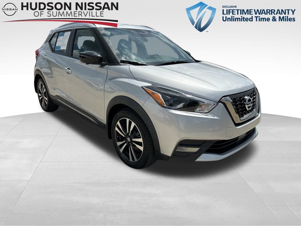 2020 Brilliant Silver Metallic Nissan Kicks SR SUV