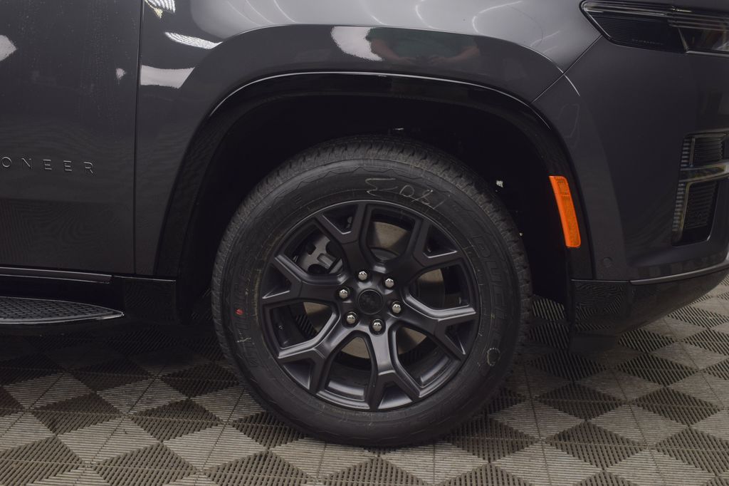 new 2026 Jeep Grand Wagoneer L car, priced at $71,236