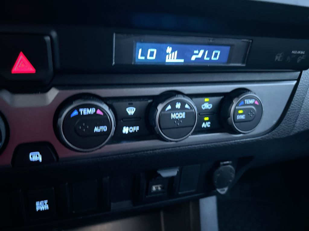 Thumbnail: 2022 Toyota Tacoma - 23