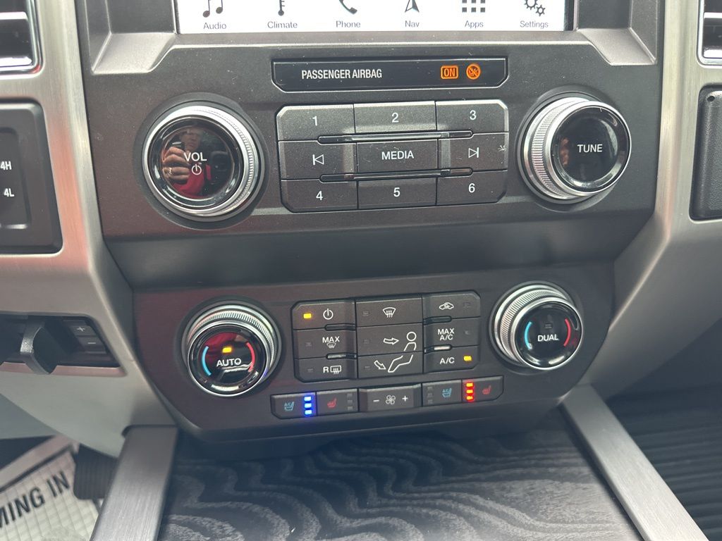 2019 Ingot Silver Metallic Ford Super Duty F-350 DRW Platinum 4X4 Truck
