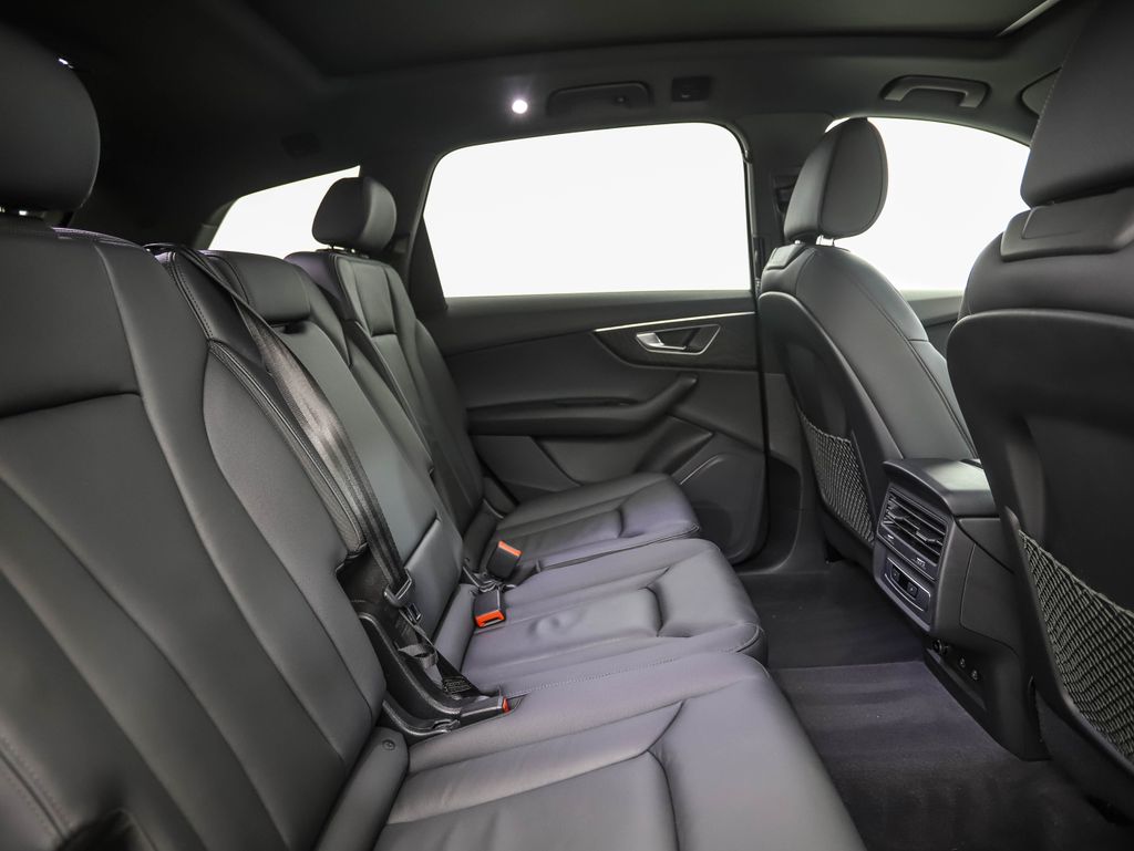 Thumbnail: 2024 Audi Q7 - 26