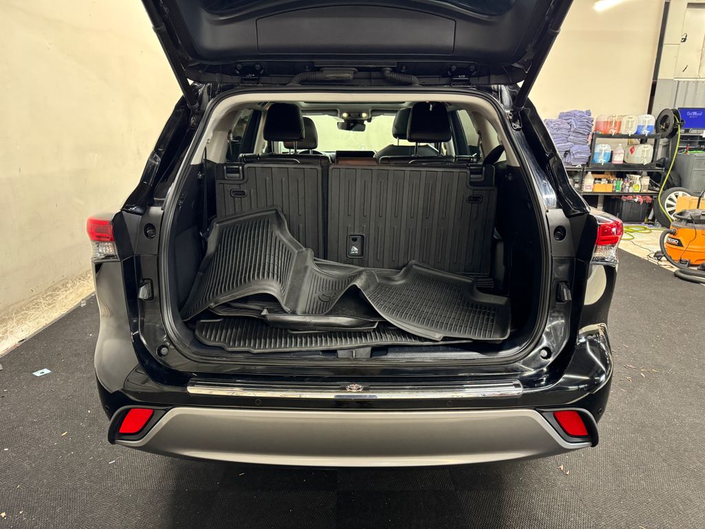 2023 Toyota Highlander Platinum