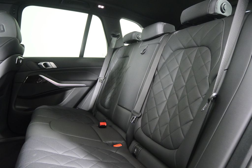 Thumbnail: 2024 BMW X5 - 15