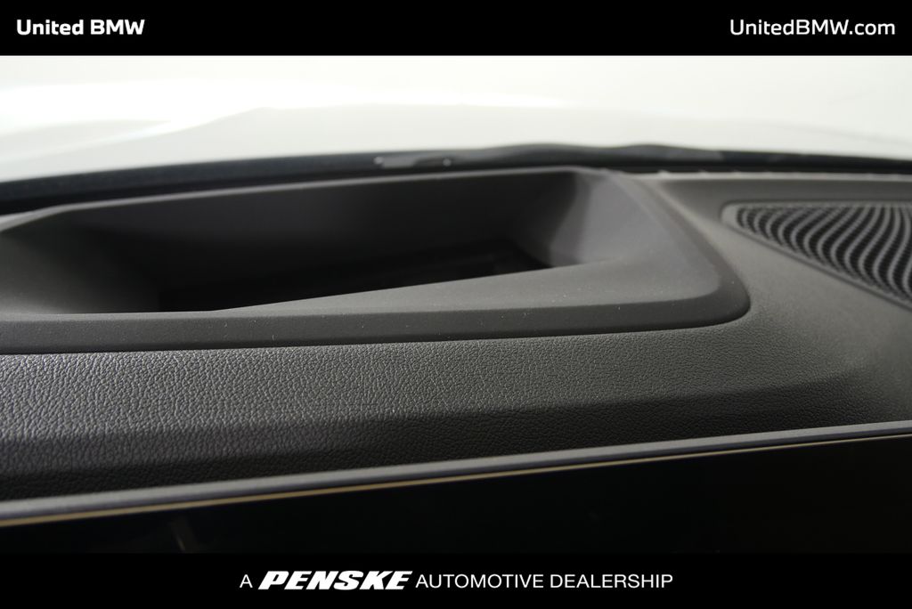 Thumbnail: 2026 BMW 3 Series - 21