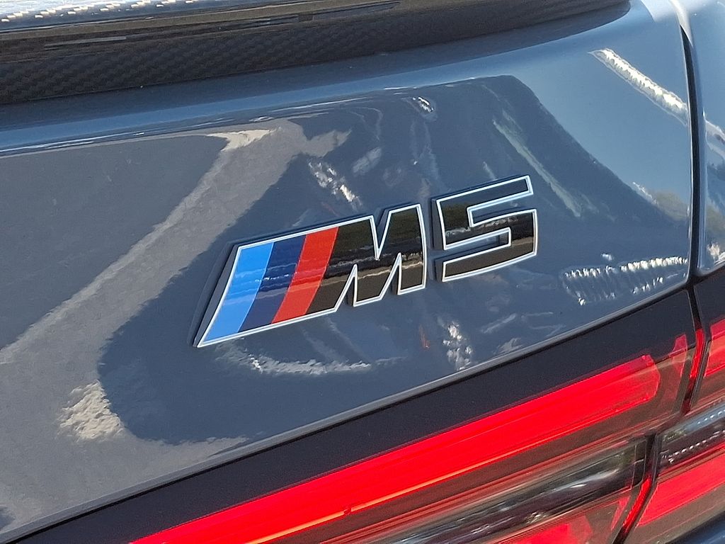 Thumbnail: 2026 BMW M5 - 11