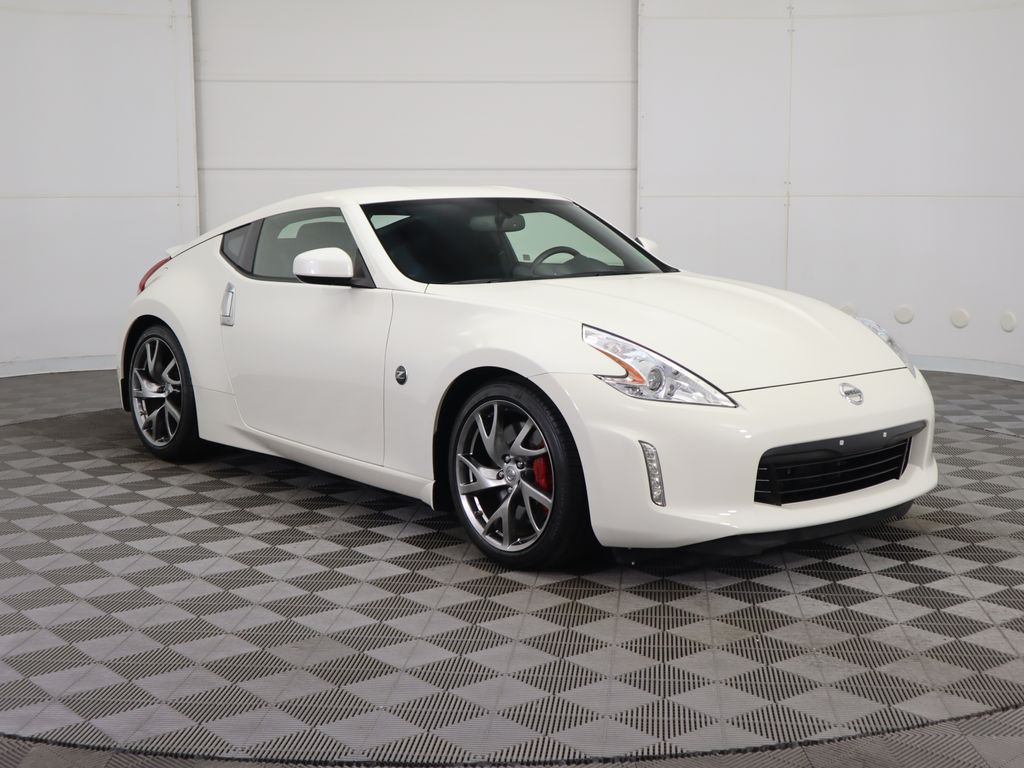 2017 Nissan Z Sport 3