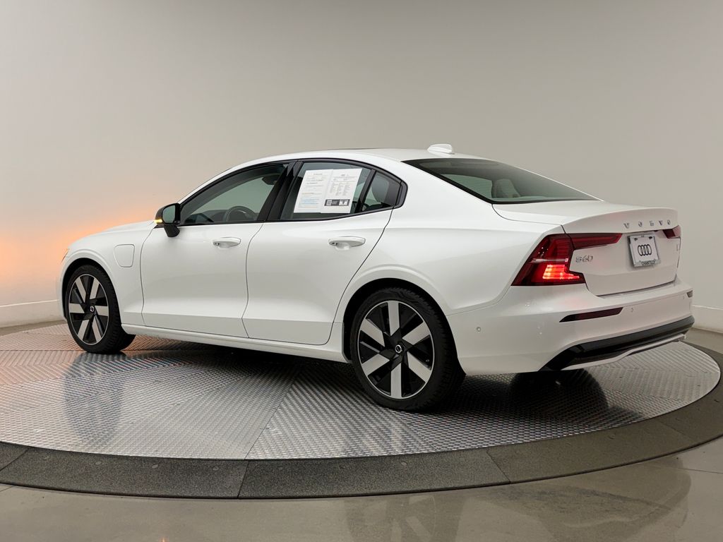 Thumbnail: 2024 Volvo S60 - 5