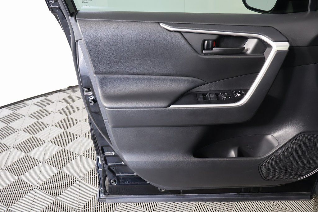 Thumbnail: 2021 Toyota RAV4 - 11