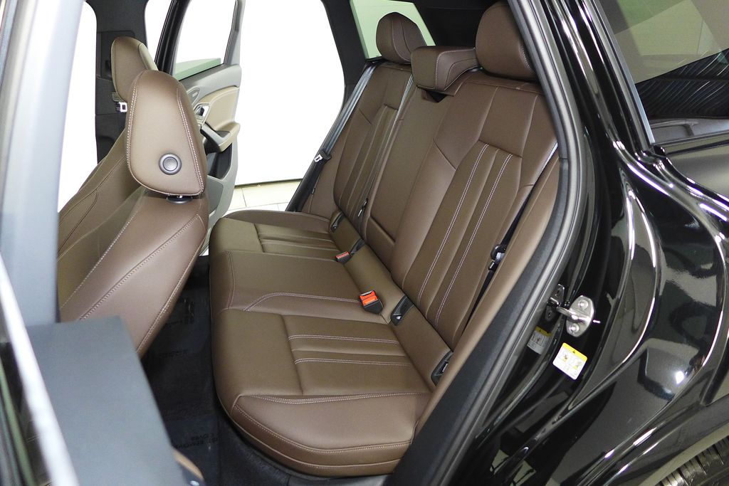 Thumbnail: 2025 Audi Q6 e-tron - 21