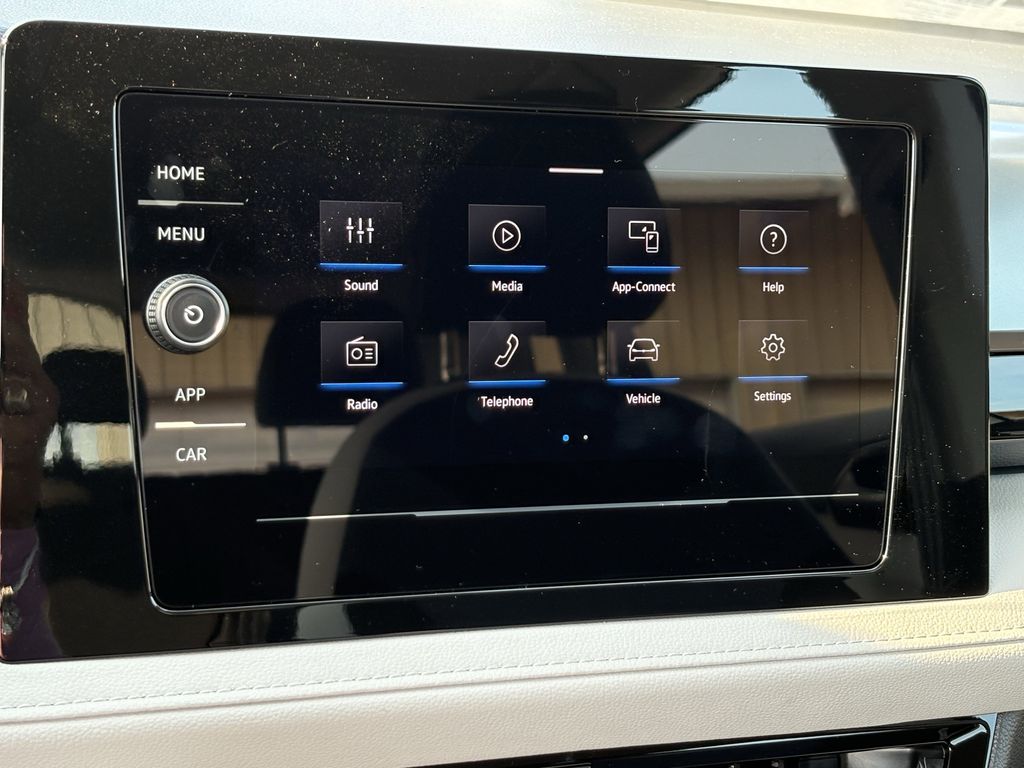 New 2025 Pure White Volkswagen 1.5T S image 19