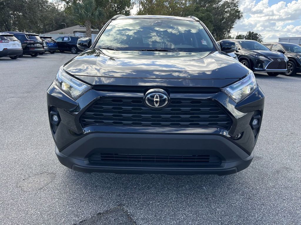 2022 Toyota RAV4 XLE Premium 3