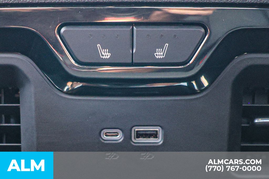 Used 2022 White GMC AT4 image 51