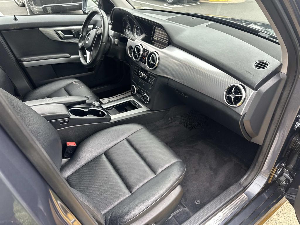 Thumbnail: 2015 Mercedes-Benz GLK - 21
