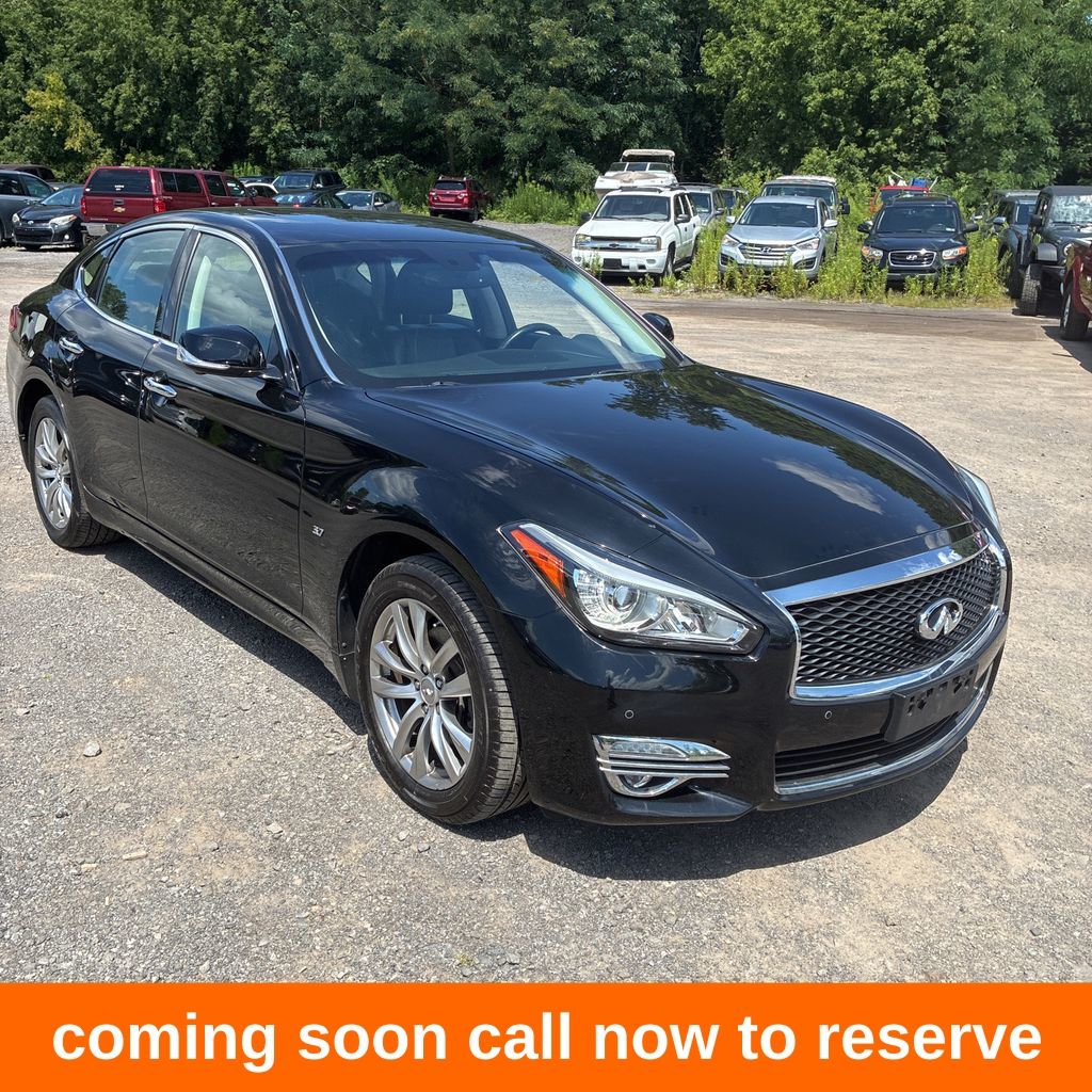 Black Obsidian 2018 INFINITI Q70 Sedan All-Wheel Drive 7-Speed Automatic